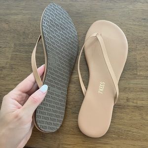 Brand new tkees sandals “ lily nudes” pout color. size 7